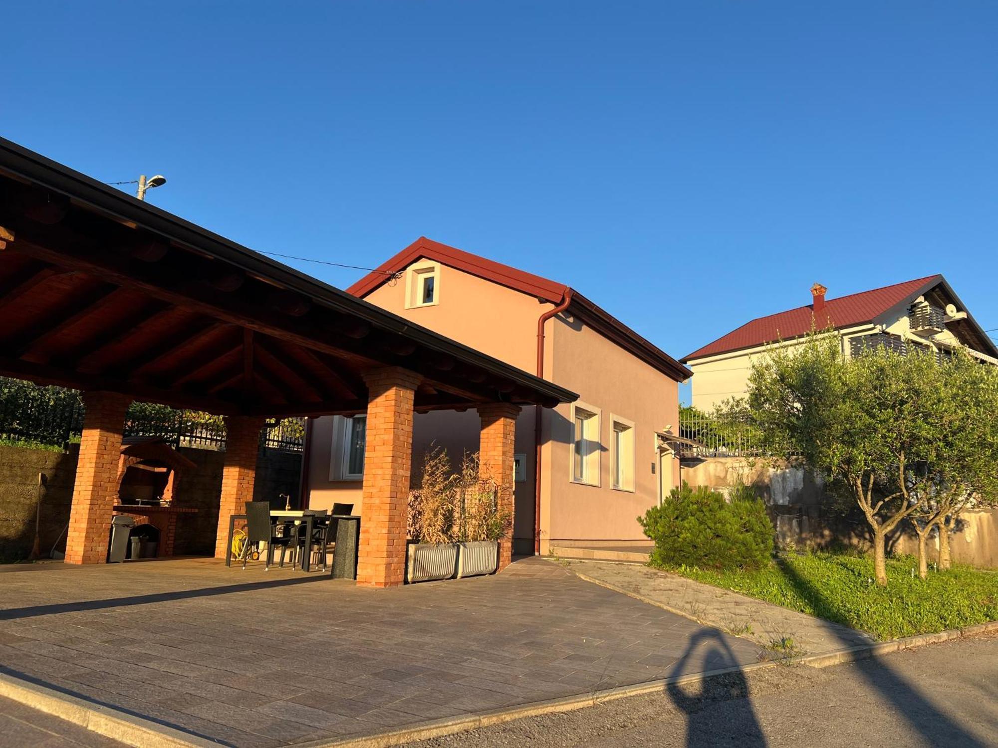 Holiday home Whole House Forest-yard And Bbq, Private Parking